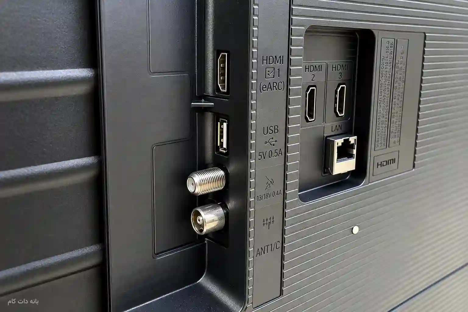 پشت تلویزیون سامسونگ 75U8000F