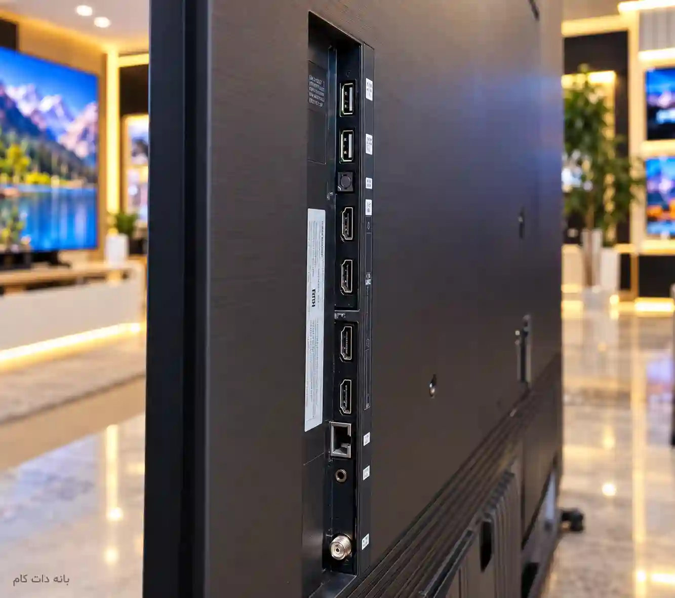 پشت تلویزیون سامسونگ 115QN90F