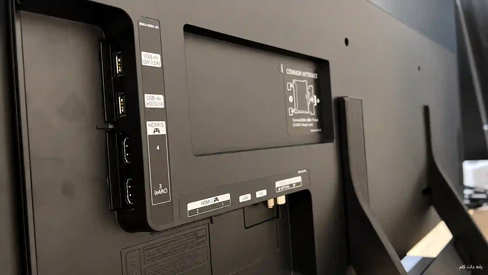 پشت تلویزیون سامسونگ 65S90H